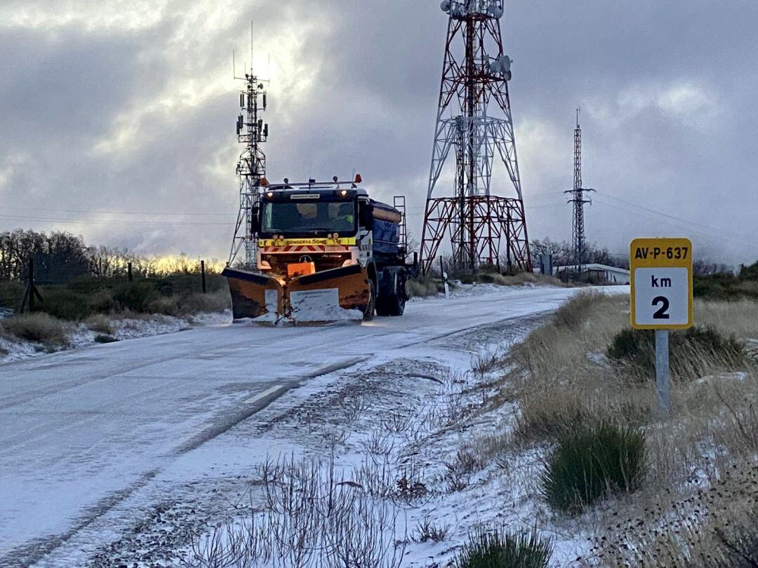 La nieve y el hielo dificultan la circulación en varias carreteras de la provincia