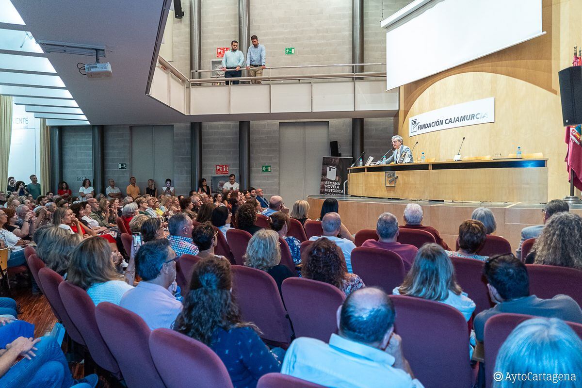 Santiago Posteguillo dando una ponencia en la Semana Histórica de Cartagena