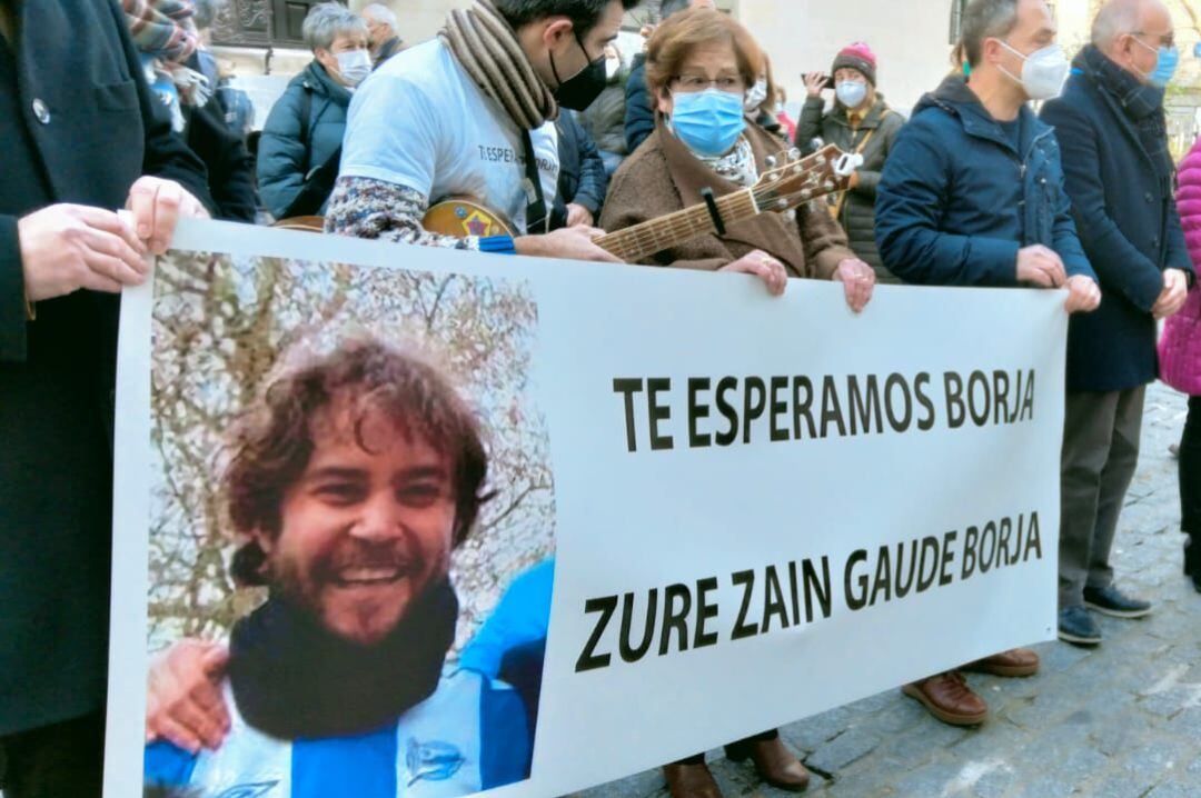 Ana Herrero, madre de Borja, durante la concentración