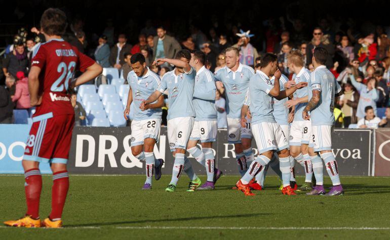 Los jugadores del Celta de Vigo celebran el gol de Iago Aspas
