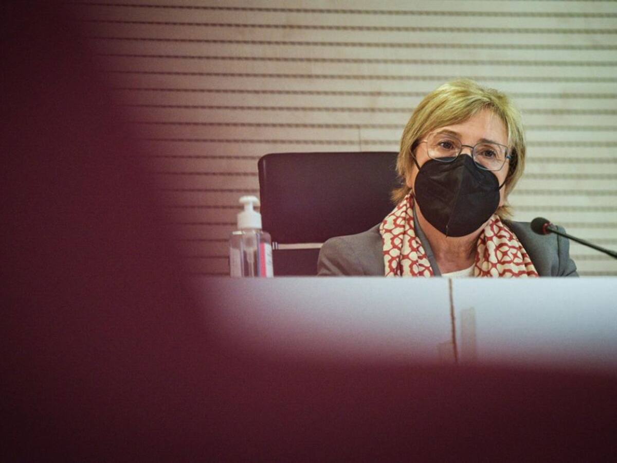 La consellera de Sanidad Ana Barceló pide tranquilidad y paciencia al sector del ocio