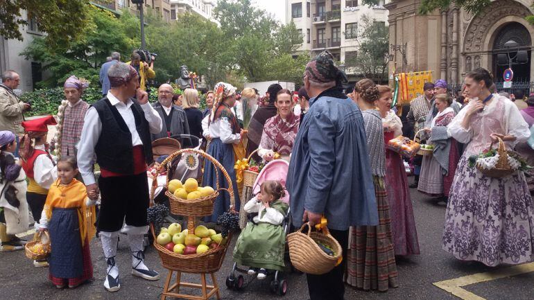 La Ofrenda de Frutos ha salido de la plaza de Santa Engracia