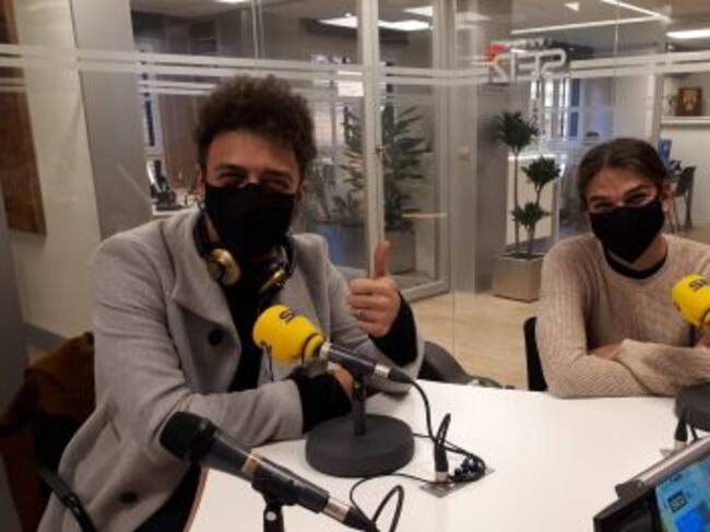 Gabriel de la Rosa y Erlantz, en los estudios de Radio Aranda