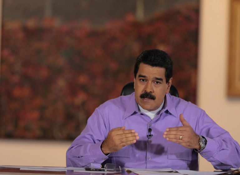 Venezuela&#039;s President Nicolas Maduro speaks during his weekly broadcast &quot;En contacto con Maduro&quot; (In contact with Maduro) in Caracas, Venezuela July 26, 2016. Miraflores Palace Handout via REUTERS ATTENTION EDITORS - THIS PICTURE WAS PROVIDED BY A THIRD P