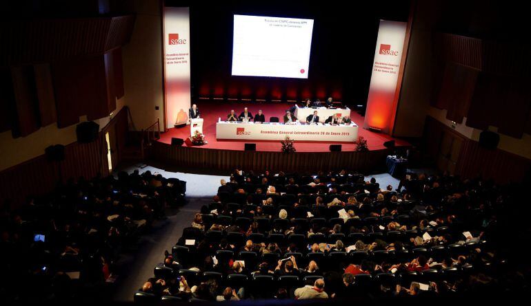 GRA374. MADRID, 26/01/2015.- Fotografía facilitada por la Sociedad General de Autores y Editores (SGAE) de la asamblea extraordinaria de socios de la entidad celebrada hoy en Madrid, y donde se ha vuelto a rechazar sus cuentas de 2013, un asunto pendiente