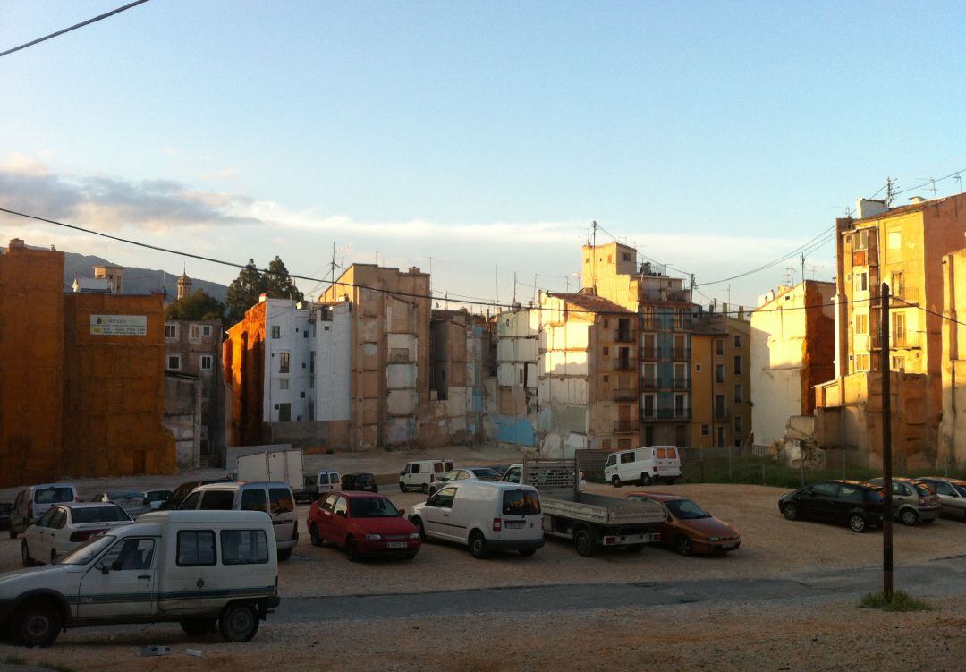 Imagen de archivo de un solar en El Partidor habilitado como aparcamiento.