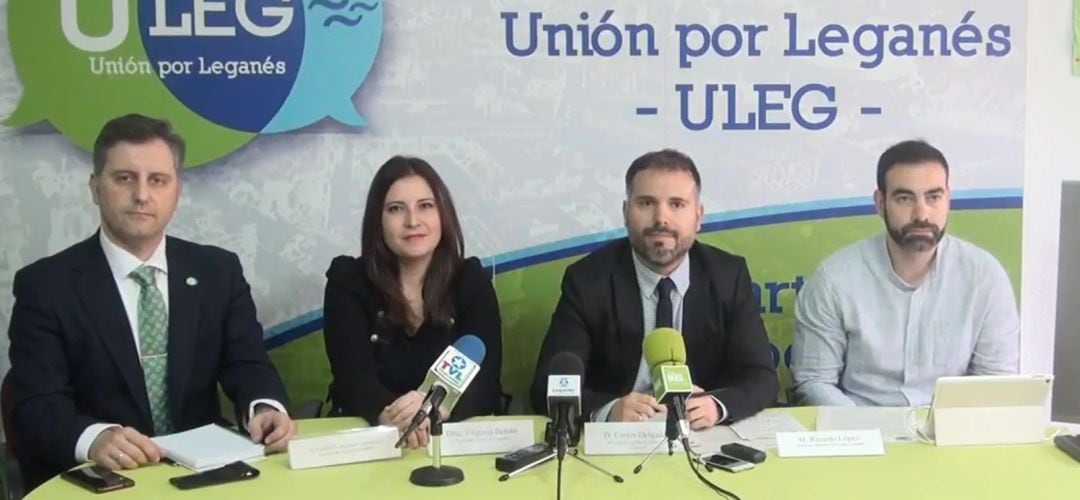 Los concejales de ULEG durante su rueda de prensa