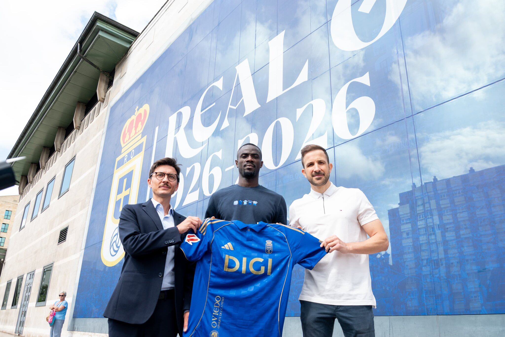 Eric Bailly: "Si el entrenador me ve preparado estaré para jugar contra el Real Madrid"