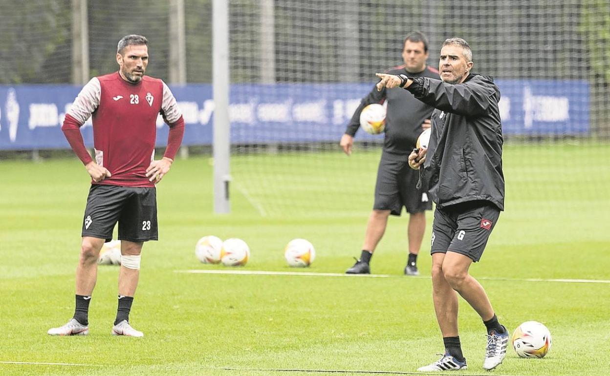 Arbilla y Garitano en un entrenamiento con la SD Eibar.