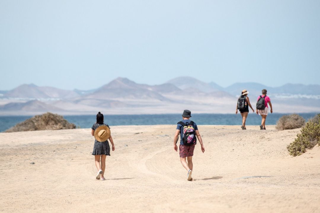 Turistas locales en Canarias