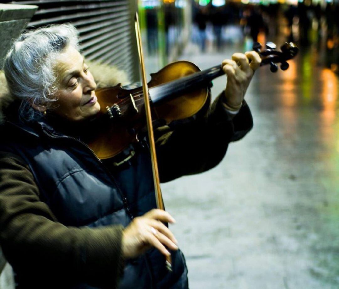 La violinista de la calle Preciados.