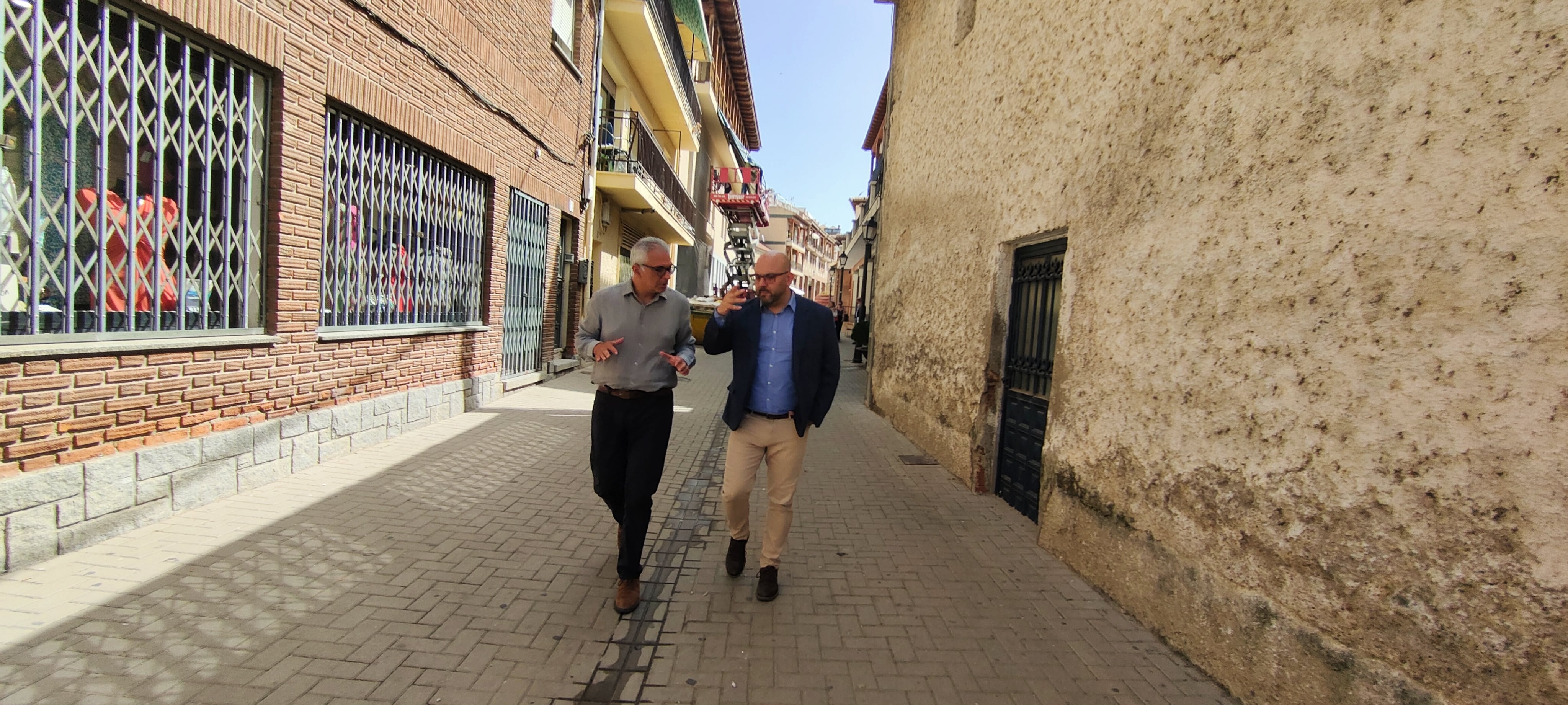 Visita de Carlos Izquierdo, consejero de Administración Local, a Manzanares El Real