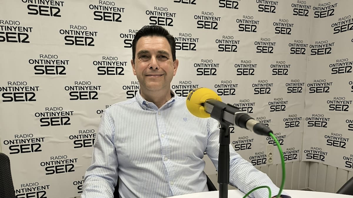 El portavoz del Grupo Municipal Socialista en el Ayuntamiento de Ontinyent, José Antonio Martínez denuncia la falta de gestión y el abuso de la contratación menor por parte del gobierno local