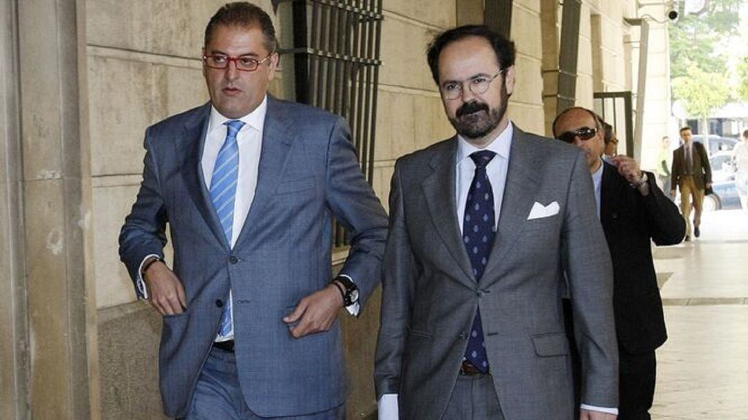 José María Sayago, a la izquierda y su abogado Juan Carlos Alférez