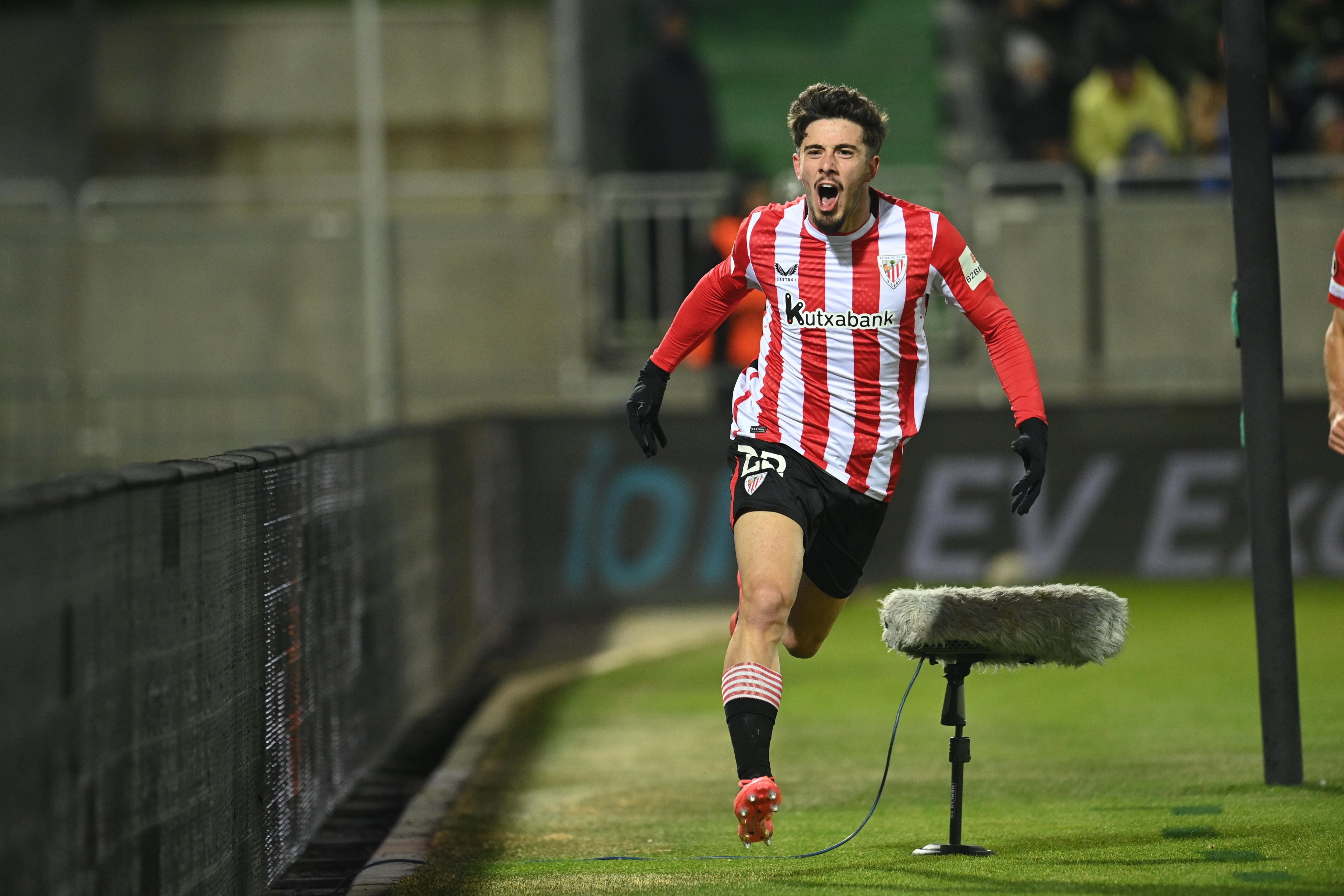 Razgrad (Bulgaria), 07/11/2024.- Nico Serrano of Bilbao celebrates scoring the 1-2 goal during the UEFA Europa League match between PFC Ludogorets Razgrad and Athletic Club Bilbao in Razgrad, Bulgaria, 07 November 2024. EFE/EPA/BORISLAV TROSHEV