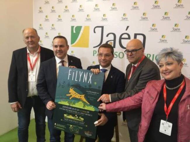 El alcalde de Andújar, Francisco Huertas (centro), durante la presentación de la II Feria del Lince.