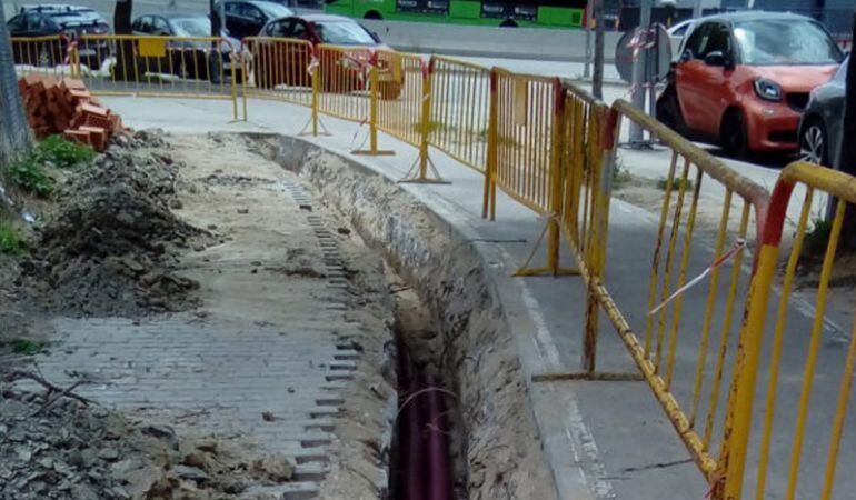 Imágenes de la zona que se va a habilitar para mejorar el paso usado por los vecinos.