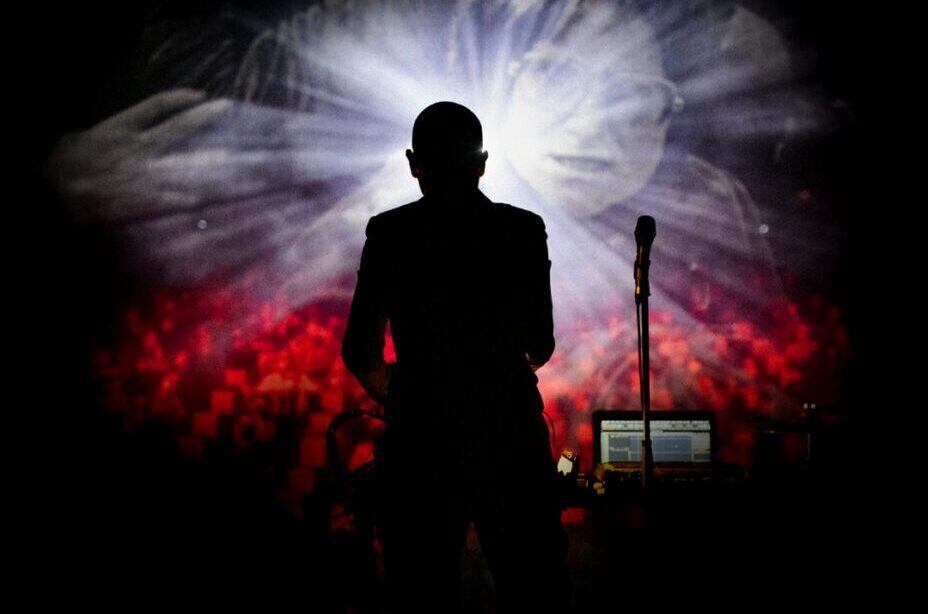 Peón colabora con otras artistas en la iniciativa