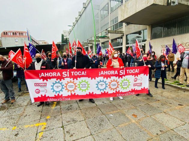 Concentración de los sindicatos frente a la Subdelegación del Gobierno, el pasado 11 de febrero