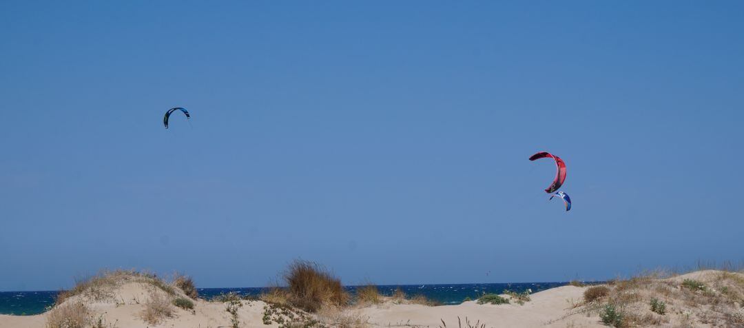 Kitesurf en la playa de Oliva 