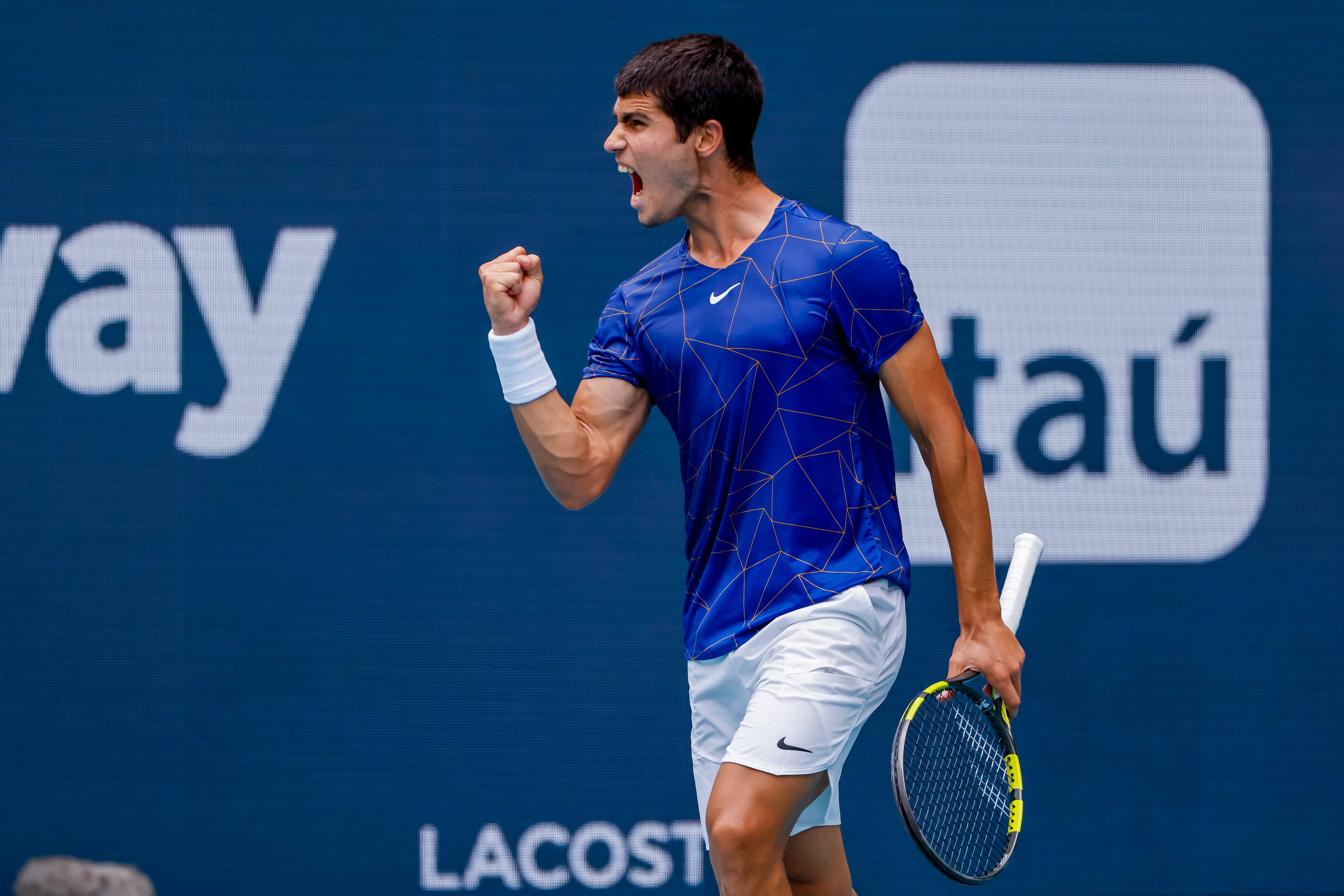 Carlos Alcaraz celebra su triunfo en MIami