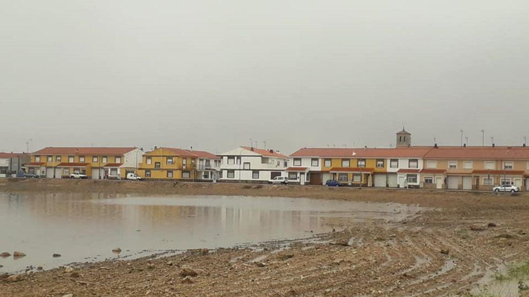 En el municipio las lluvias inundaron algunos garajes de viviendas