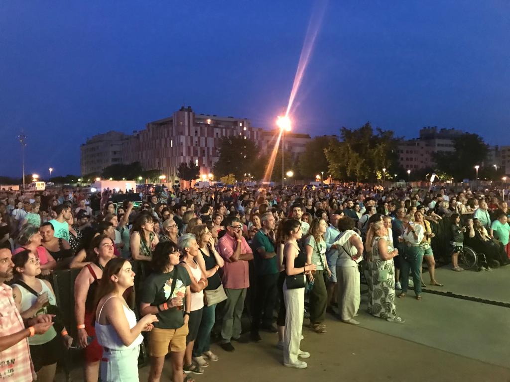 Público en el concierto de Dial al sol de Huesca