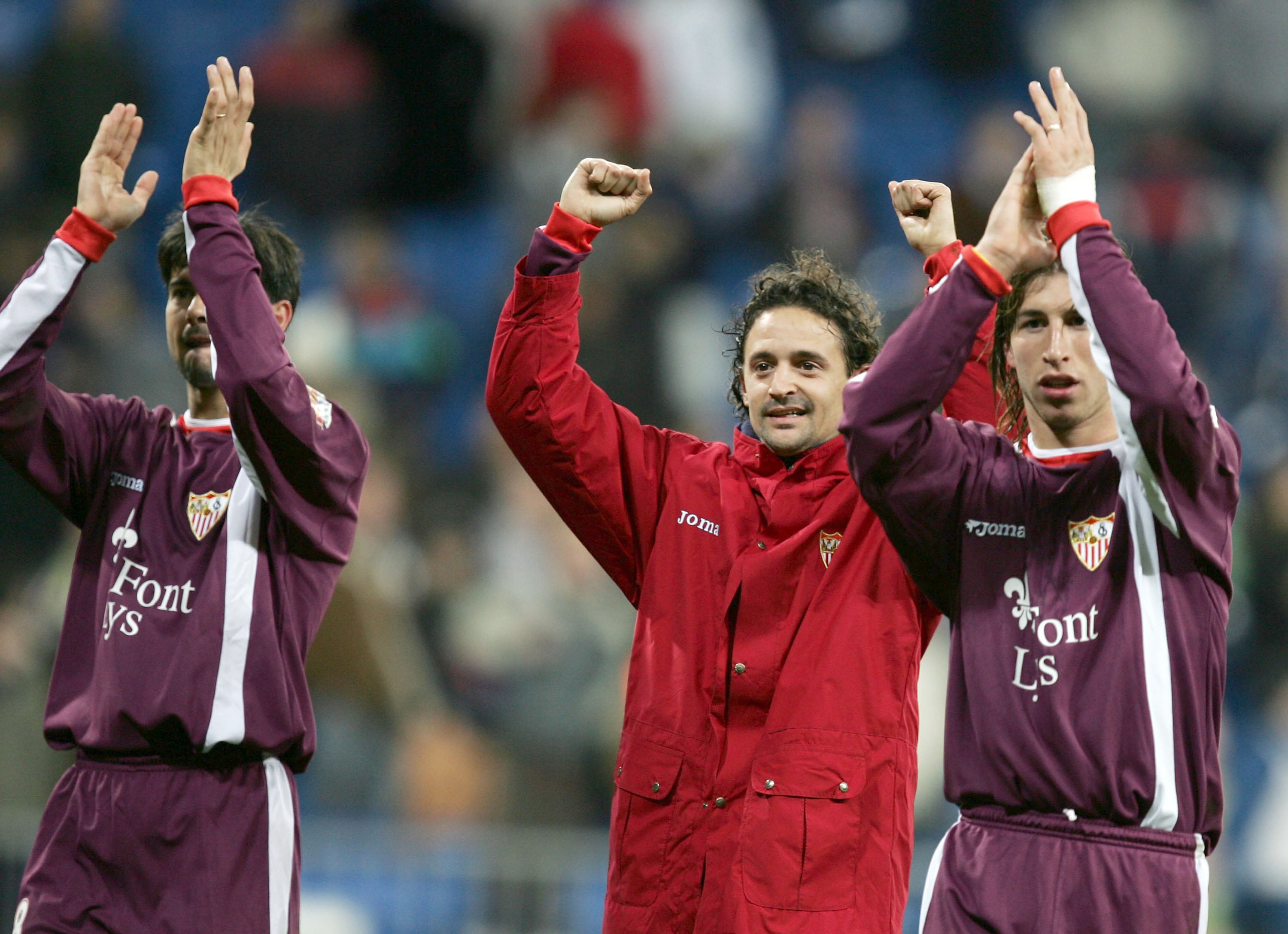 Sergio Ramos celebra una victoria en el Santiago Bernabéu con el Sevilla