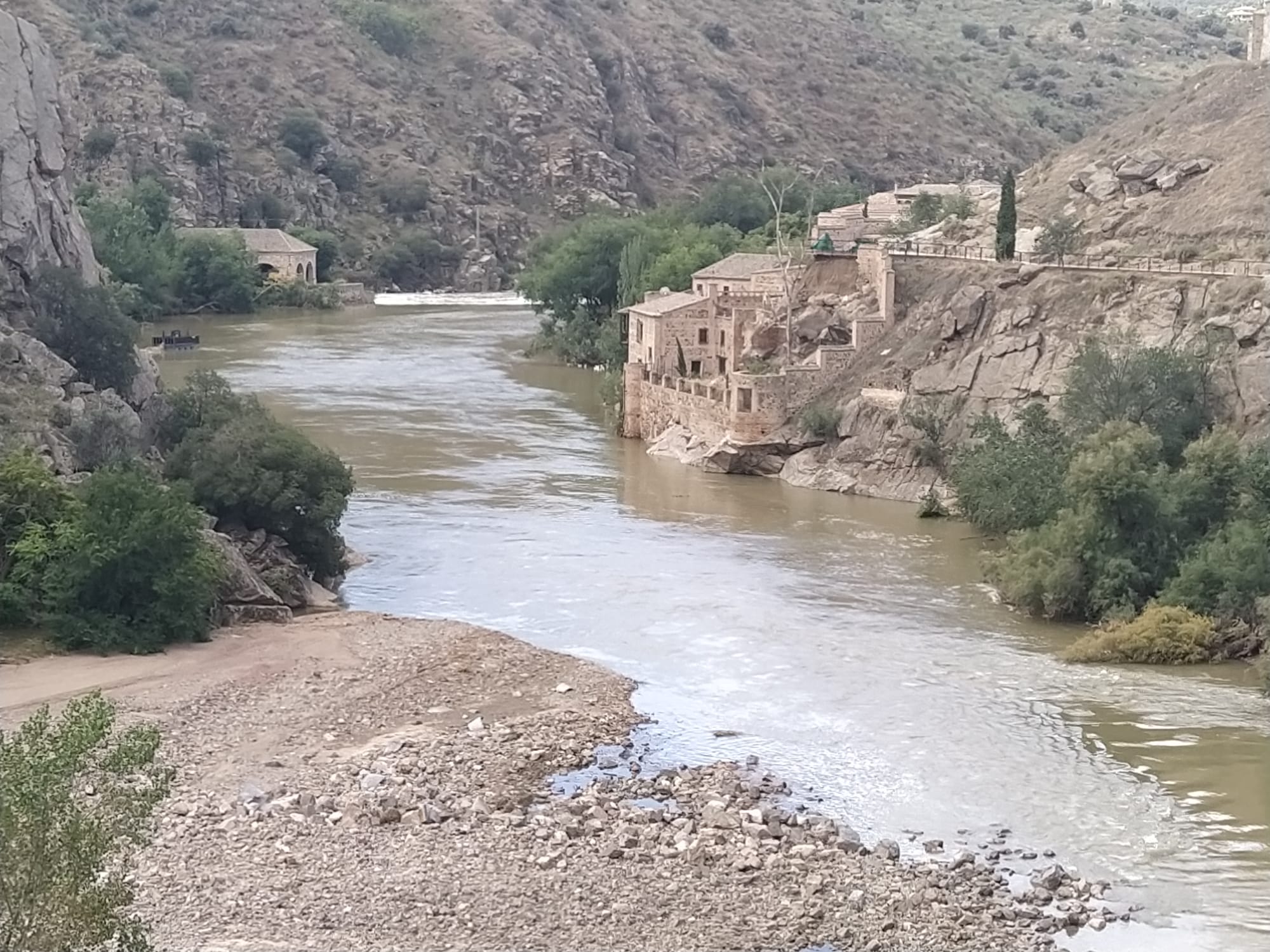 Imagen del estado del Río Tajo en el entorno del arroyo de la Degollada de Toledo