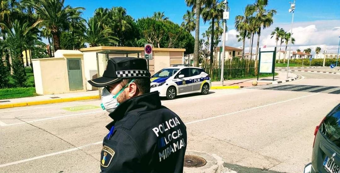 El agente de Miramar que salvó la vida de un  vecino 