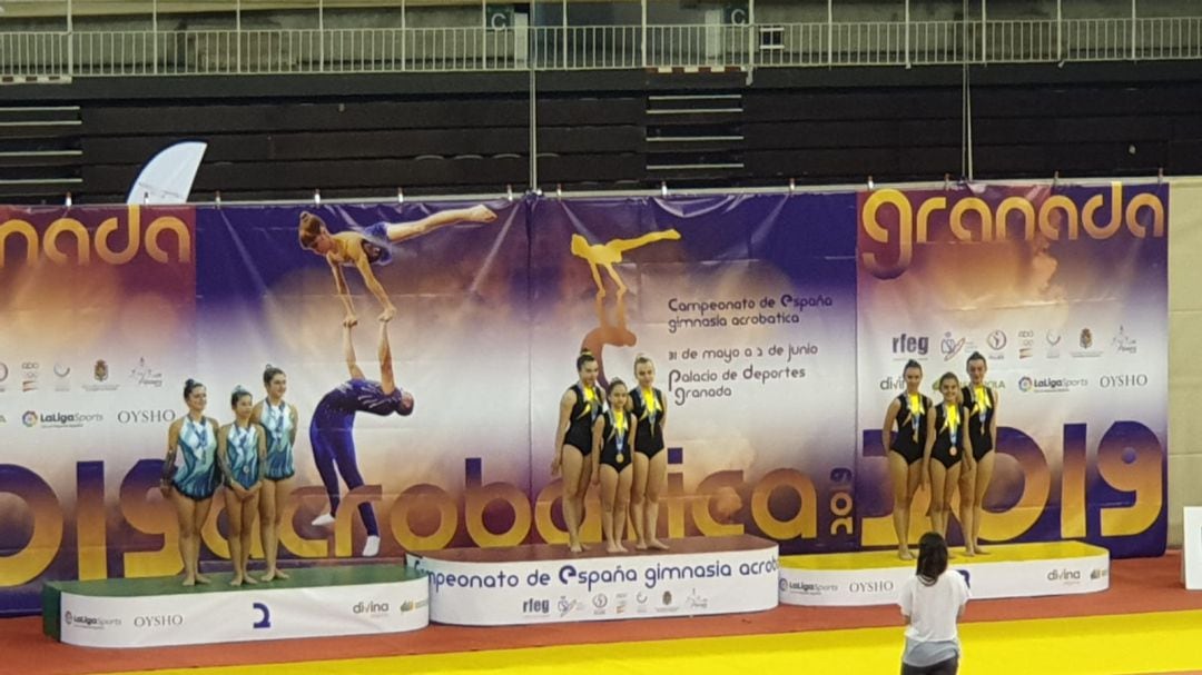 Gimnastas del Burgas, en el podio del campeonato de España de grupo de acrobática.Campeonas, Analía Blanco, Iris Blanco, Antía Álvarez., Angela Bande.Terceras, Daniela Rey, Enola Barrio y Mª Isabel Do Olmo