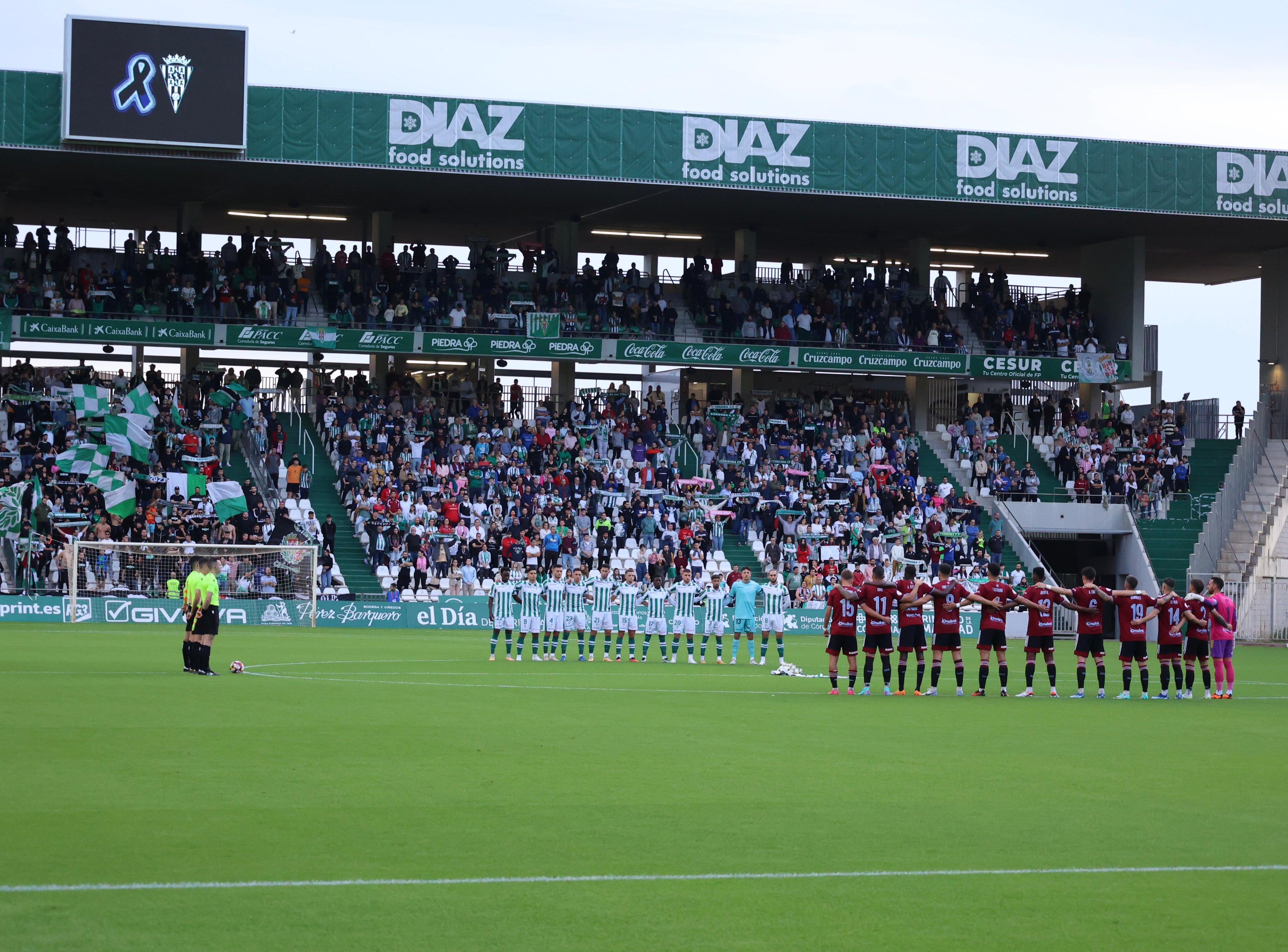 Minuto de silencio en el Arcángel (Prensa CCF)