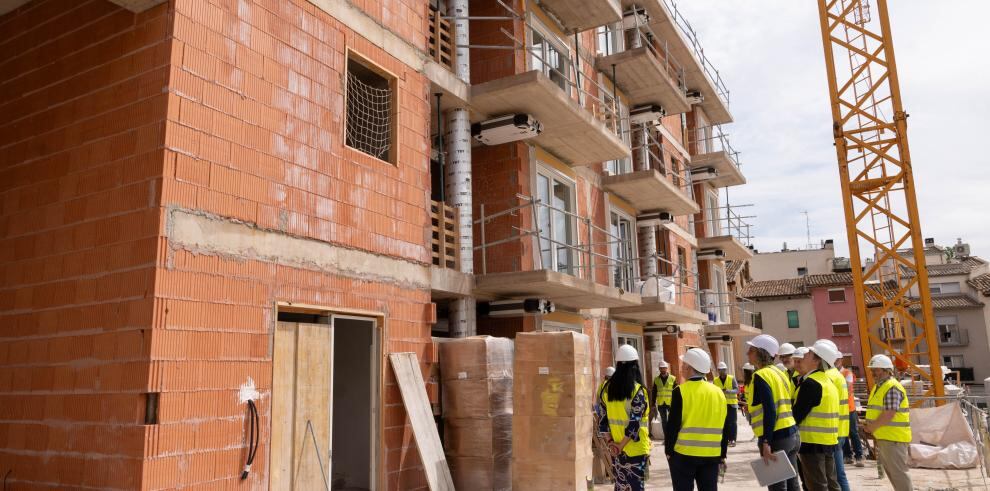 Obras de construcción en el solar de La Merced, en Huesca