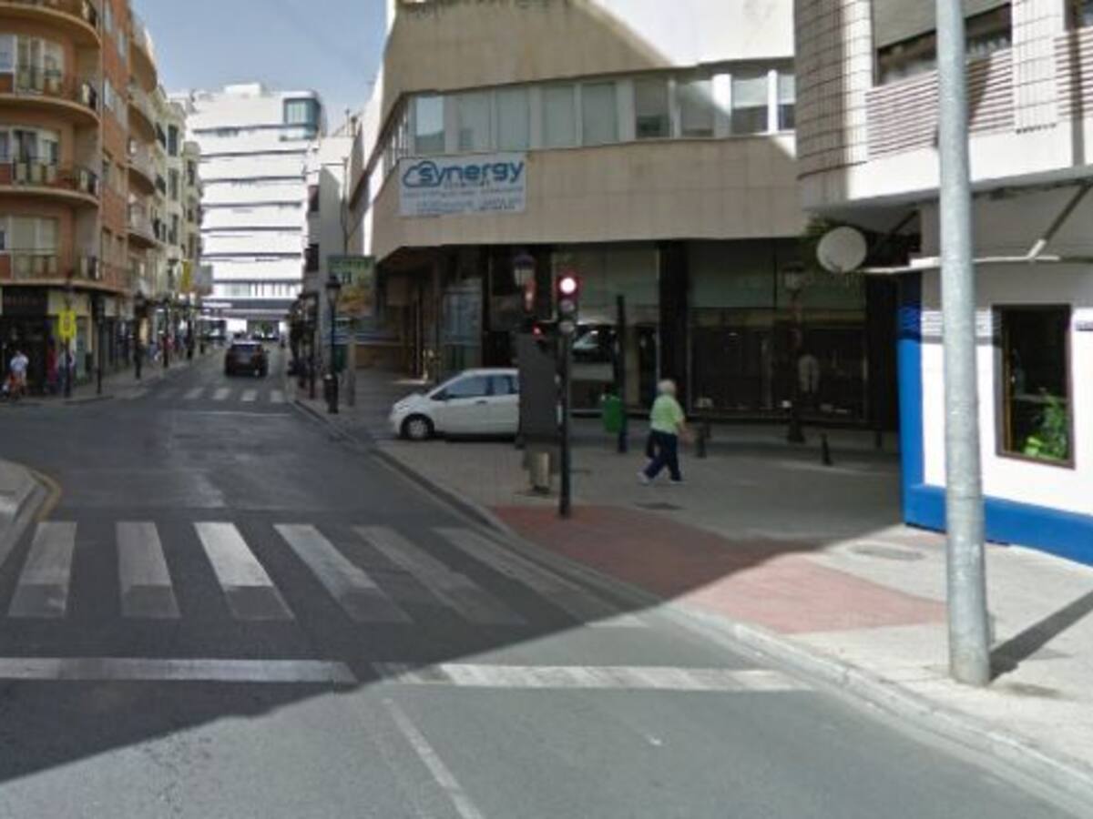 La calle Tinte continúa cortada entre Teodoro Camino y Tesifonte Gallego
