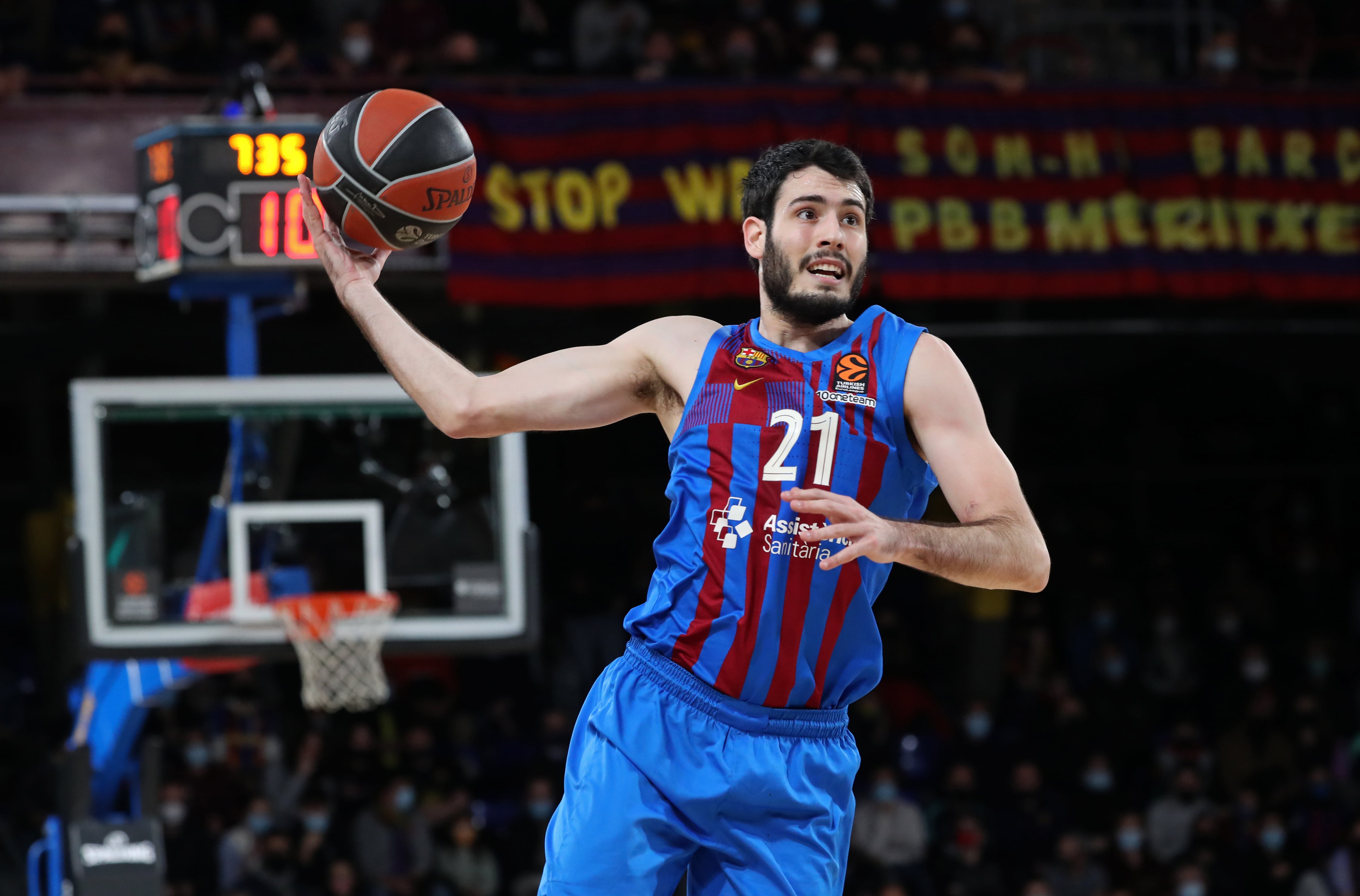 Alex Abrines during the match between FC Barcelona and Fenerbahce SK Istambul, corresponding to the week 34 of the Euroleague, played at the Palau Blaugrana, on 25th March 2022, in Barcelona, Spain. (Photo by Joan Valls/Urbanandsport /NurPhoto via Getty Images)