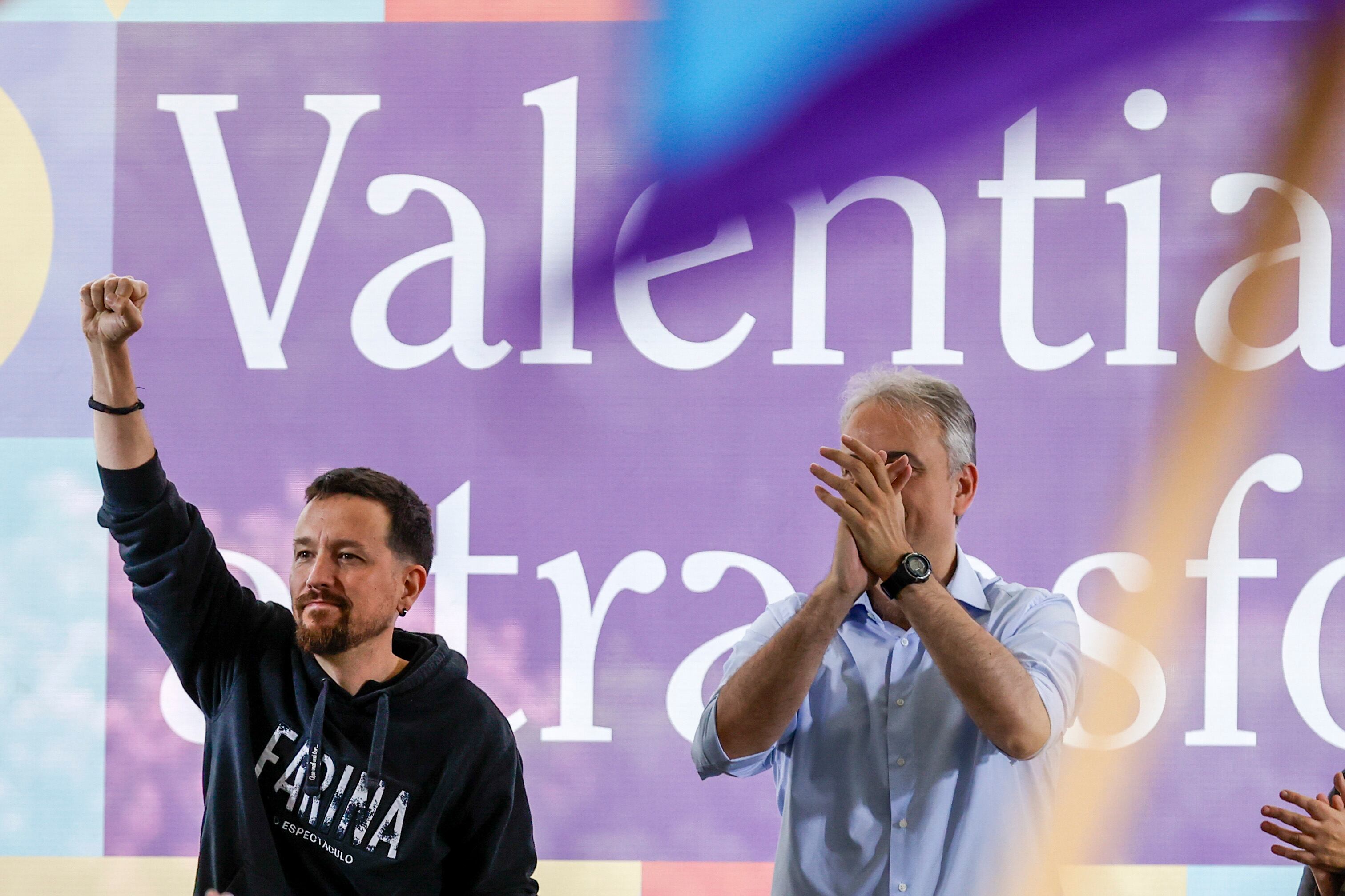 El exlíder de Podemos, Pablo Iglesias, junto al candidato a la presidencia de la Generalitat valenciana, Héctor Illueca