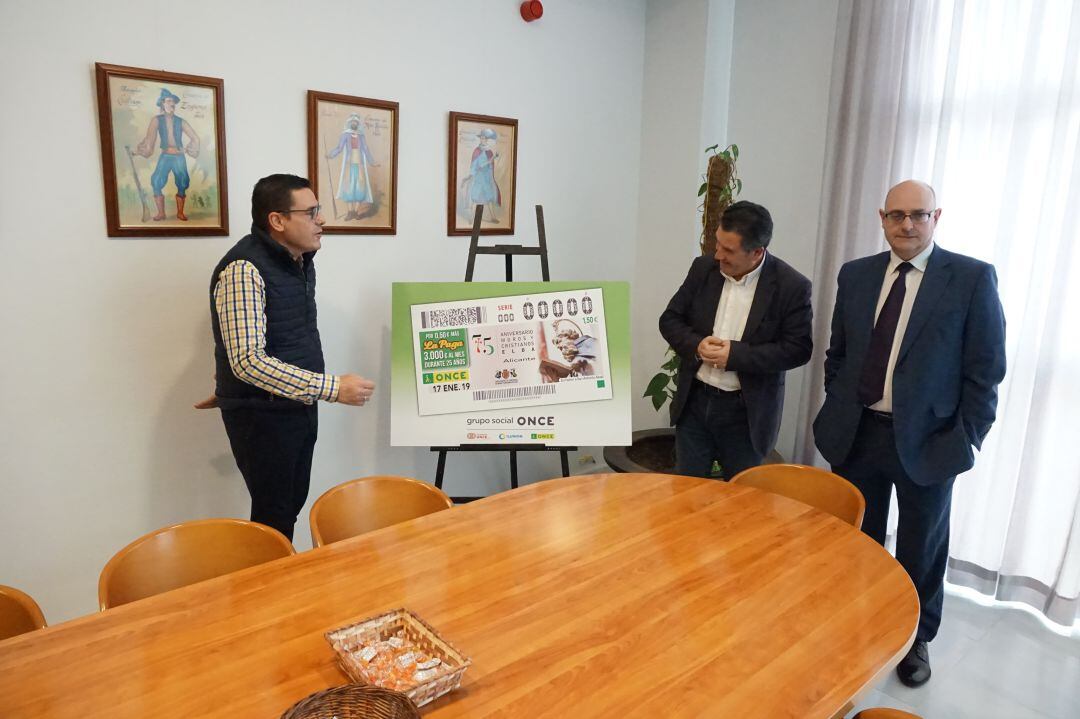 La imagen que aparece en el cupón pertenece al fotógrafo eldense Vicente Estevan