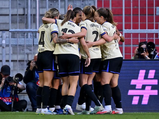 Las jugadoras del FC Barcelona celebran un gol ante el Bayern de Múnich