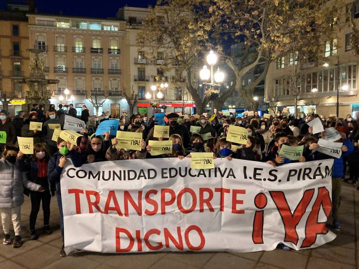 La comunidad educativa ha protestado en numerosas ocasiones por el transporte escolar