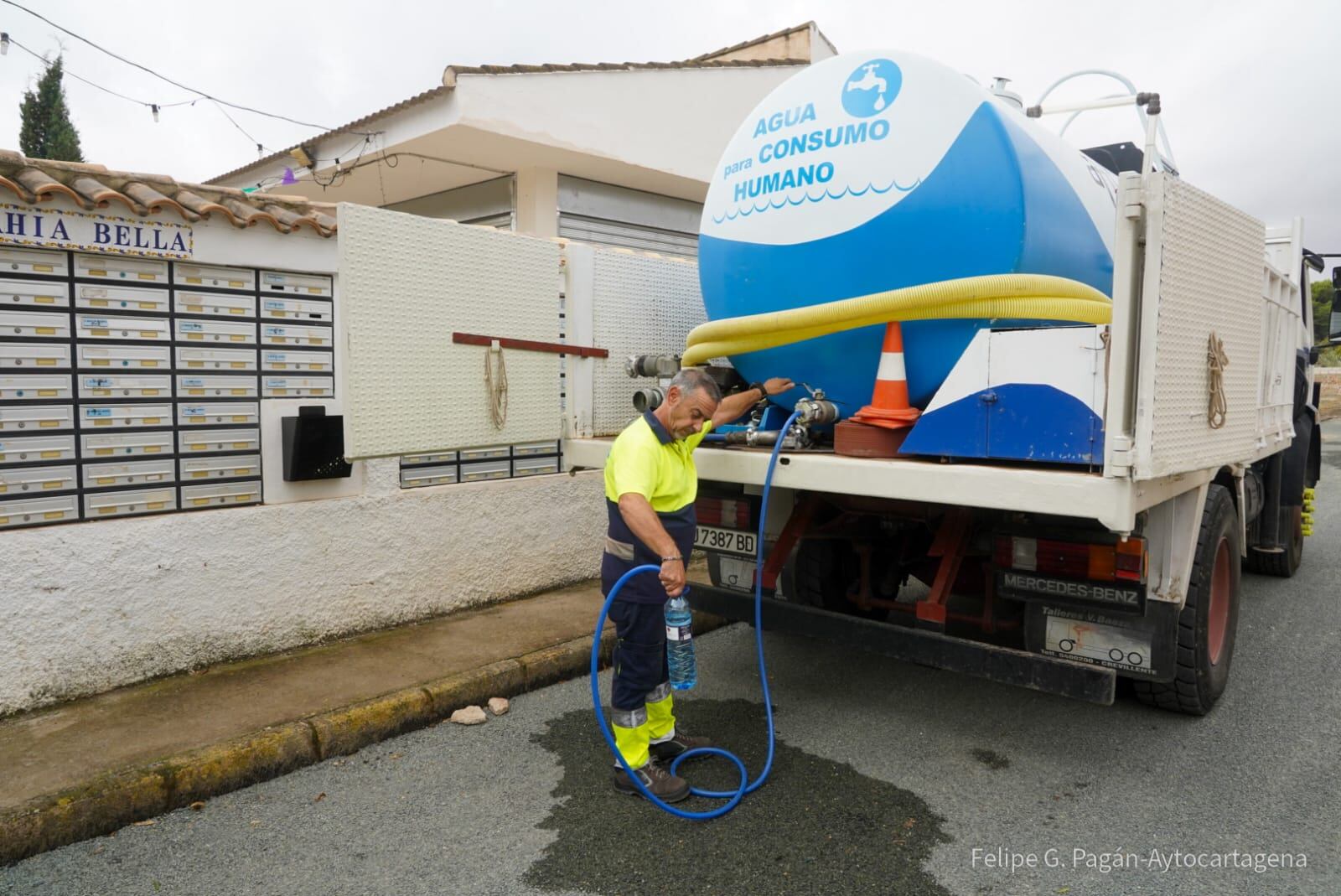 Camión cisterna en Bahía Bella