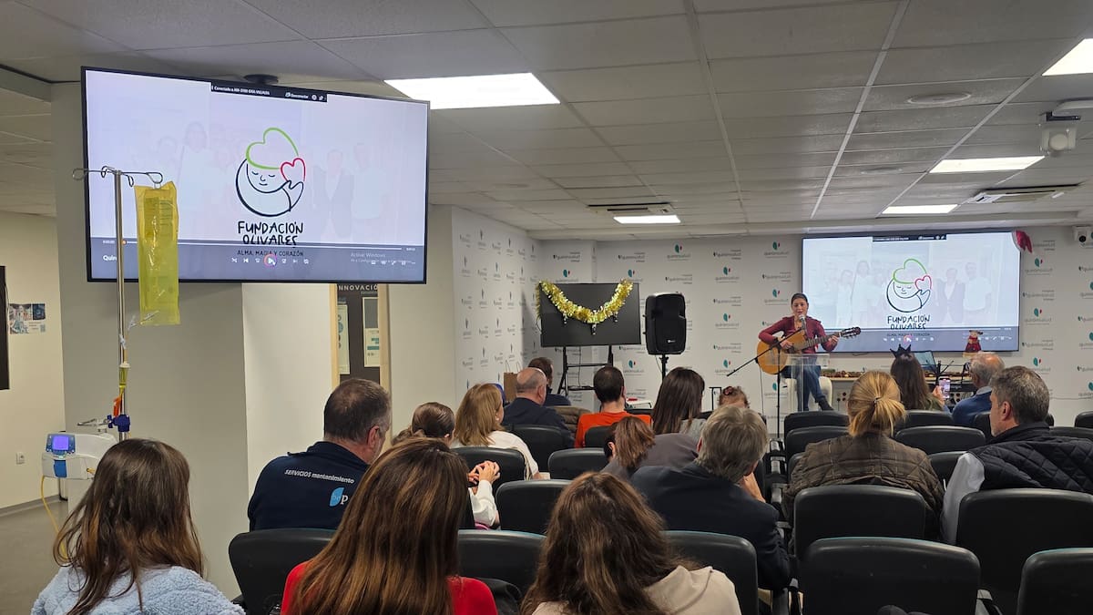 Quirónsalud Málaga y Fundación Olivares celebran un concierto navideño para pacientes hospitalizados