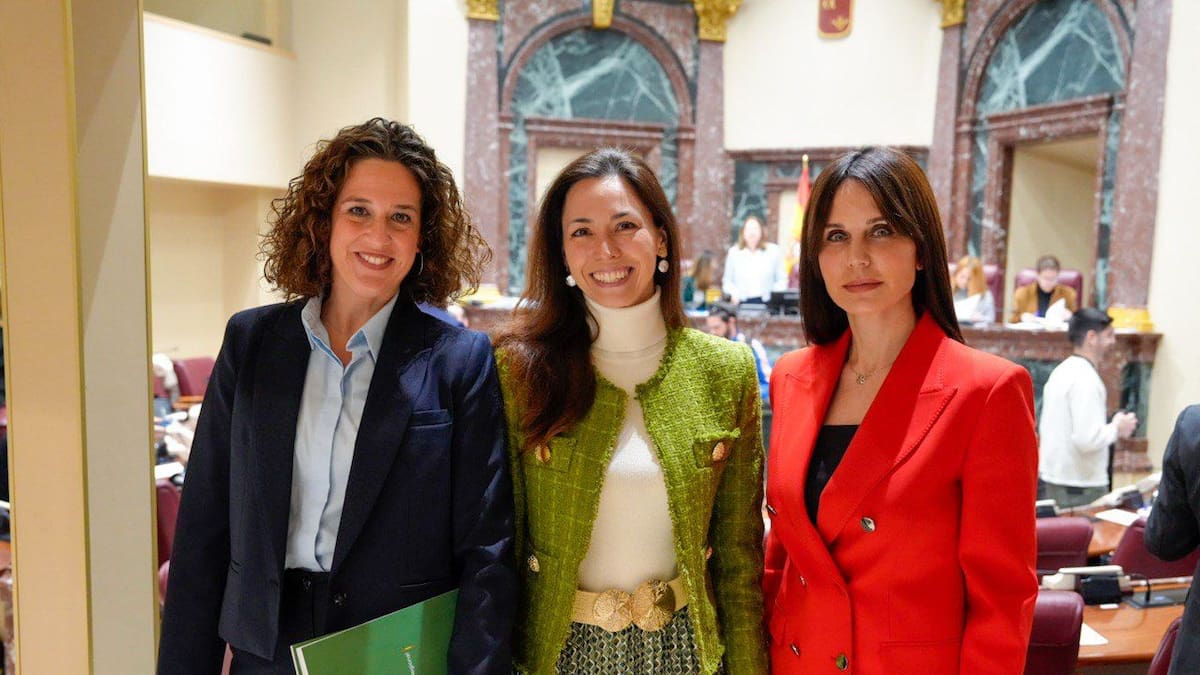 La Asamblea Regional rechaza la moción de Vox sobre el uso del burka y el niqab en espacios públicos