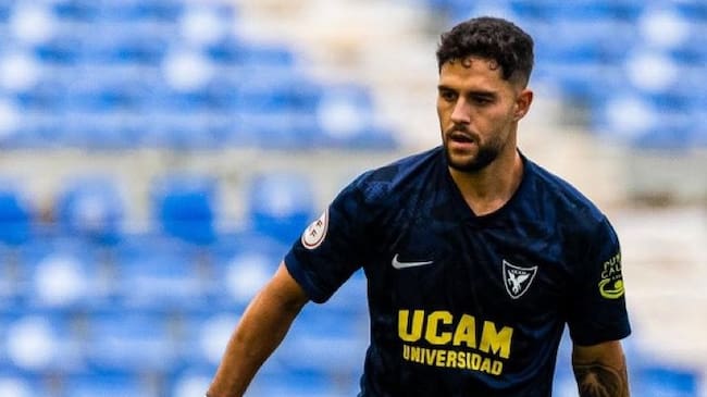 Aitor Puñal, jugador del UCAM Murcia CF, en un partido