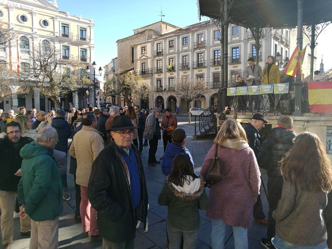 El acto de la plataforma España Existe comenzaba a las doce del mediodía en la plaza Mayor