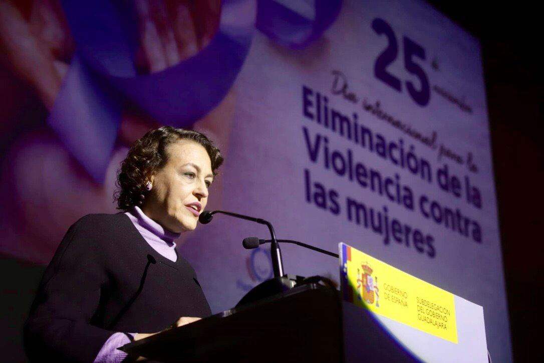 Magdalena Valerio participando en un acto contra la violencia machista