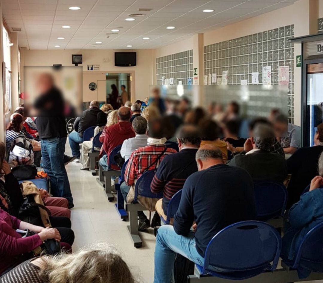 Situación este jueves de la sala de espera del Hospital de Día de Oncología del Clínico Universitario de Málaga