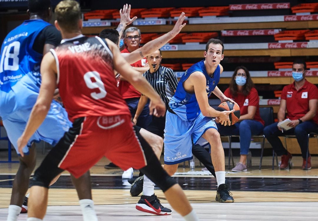 Miquel Salvó frente a Baloncesto Fuenlabrada