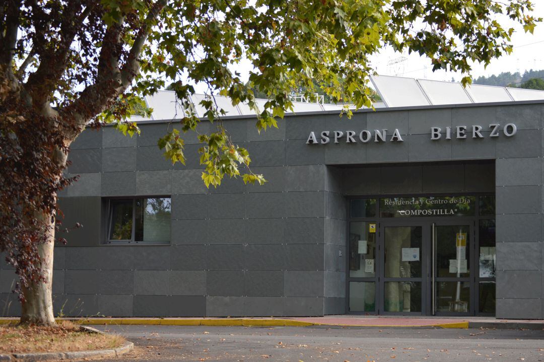 Entrada de Asprona Bierzo en Compostilla.