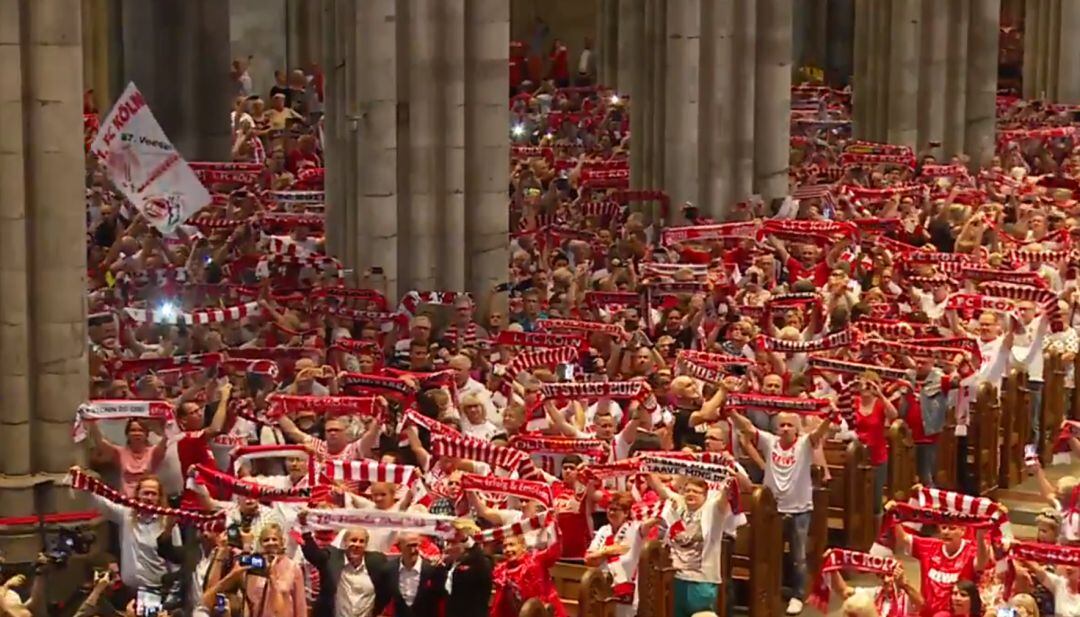 La afición del Colonia en la catedral del estadio