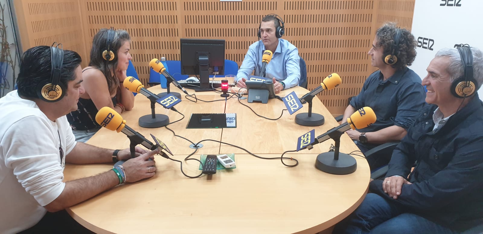 El círculo más cercano de Vladi Salazar en el estudio principal de Radio Murcia